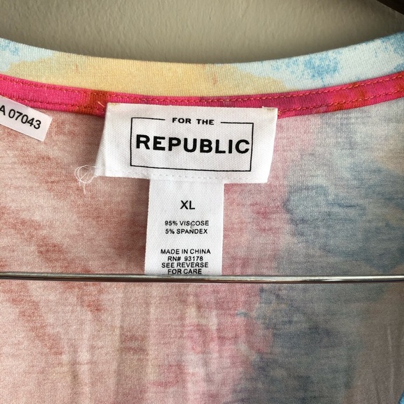 For The Republic Tie Dye Sleeveless Soft Relaxed Fit Rainbow Tank Top Shirt - Picture 3 of 9
